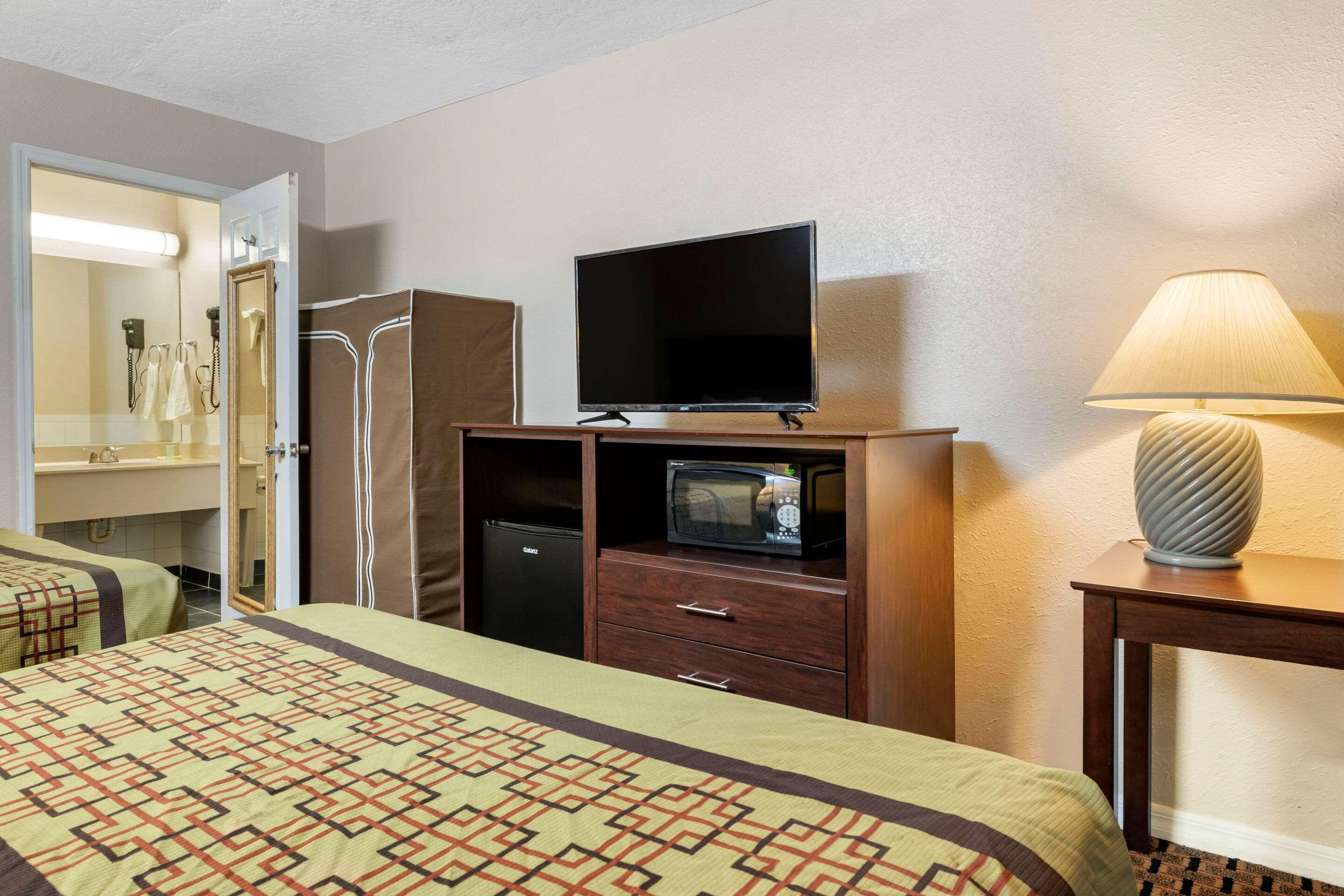 Rodeway Inn New Port Richey Esterno foto