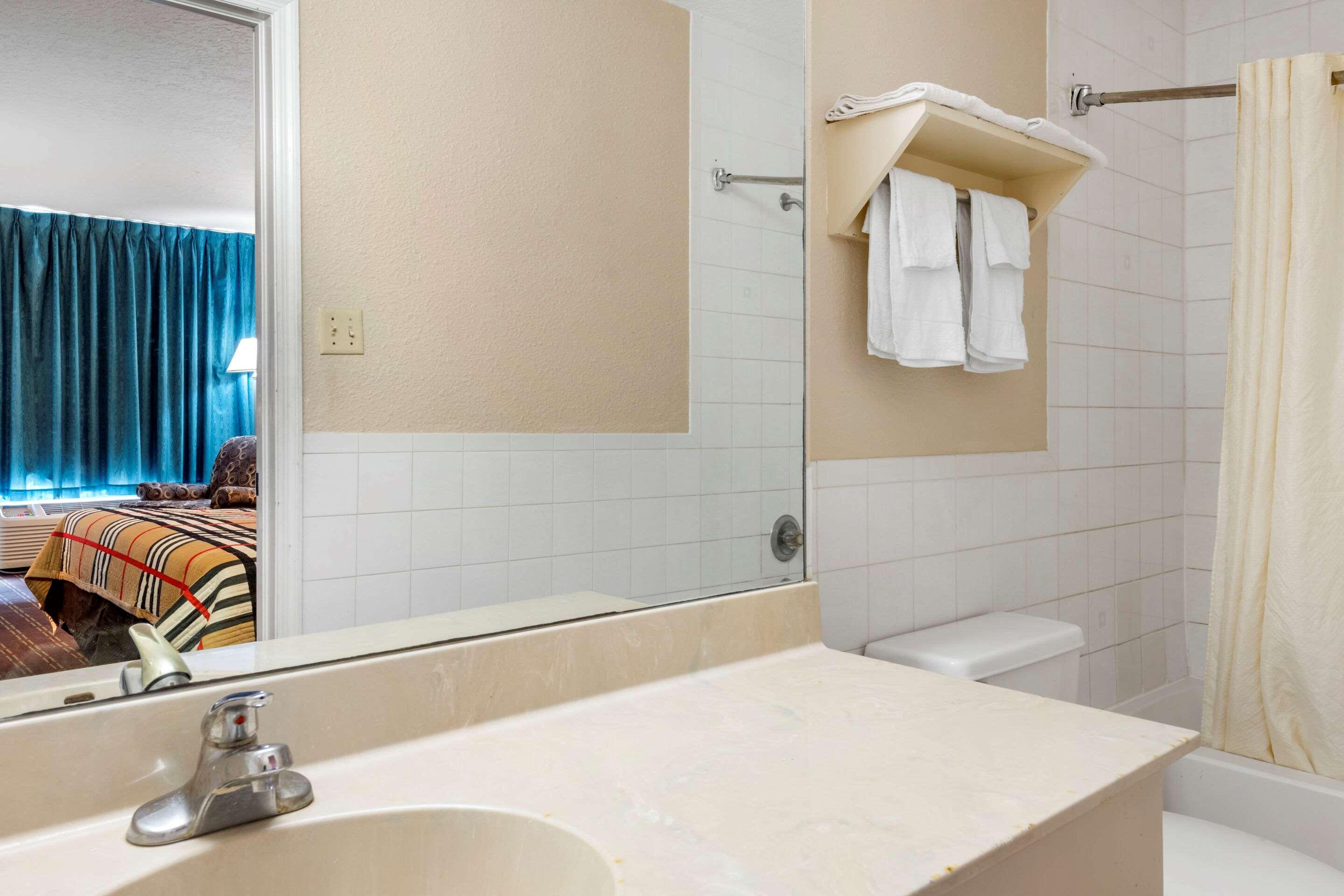 Rodeway Inn New Port Richey Esterno foto