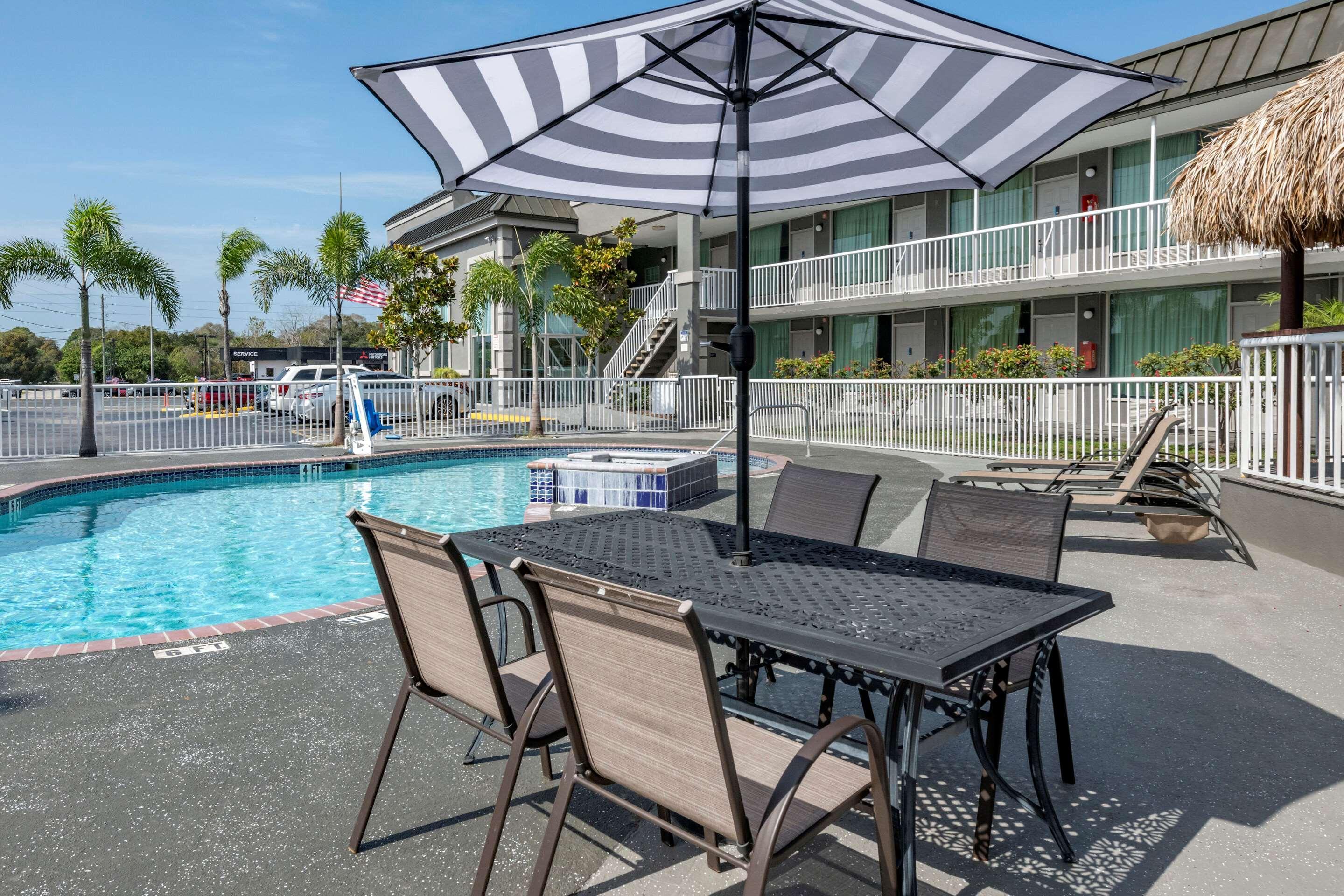 Rodeway Inn New Port Richey Esterno foto