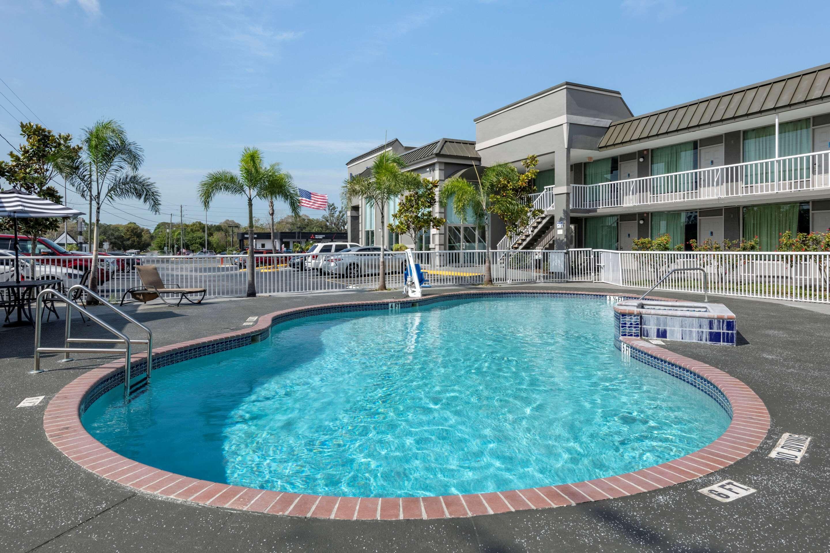 Rodeway Inn New Port Richey Esterno foto