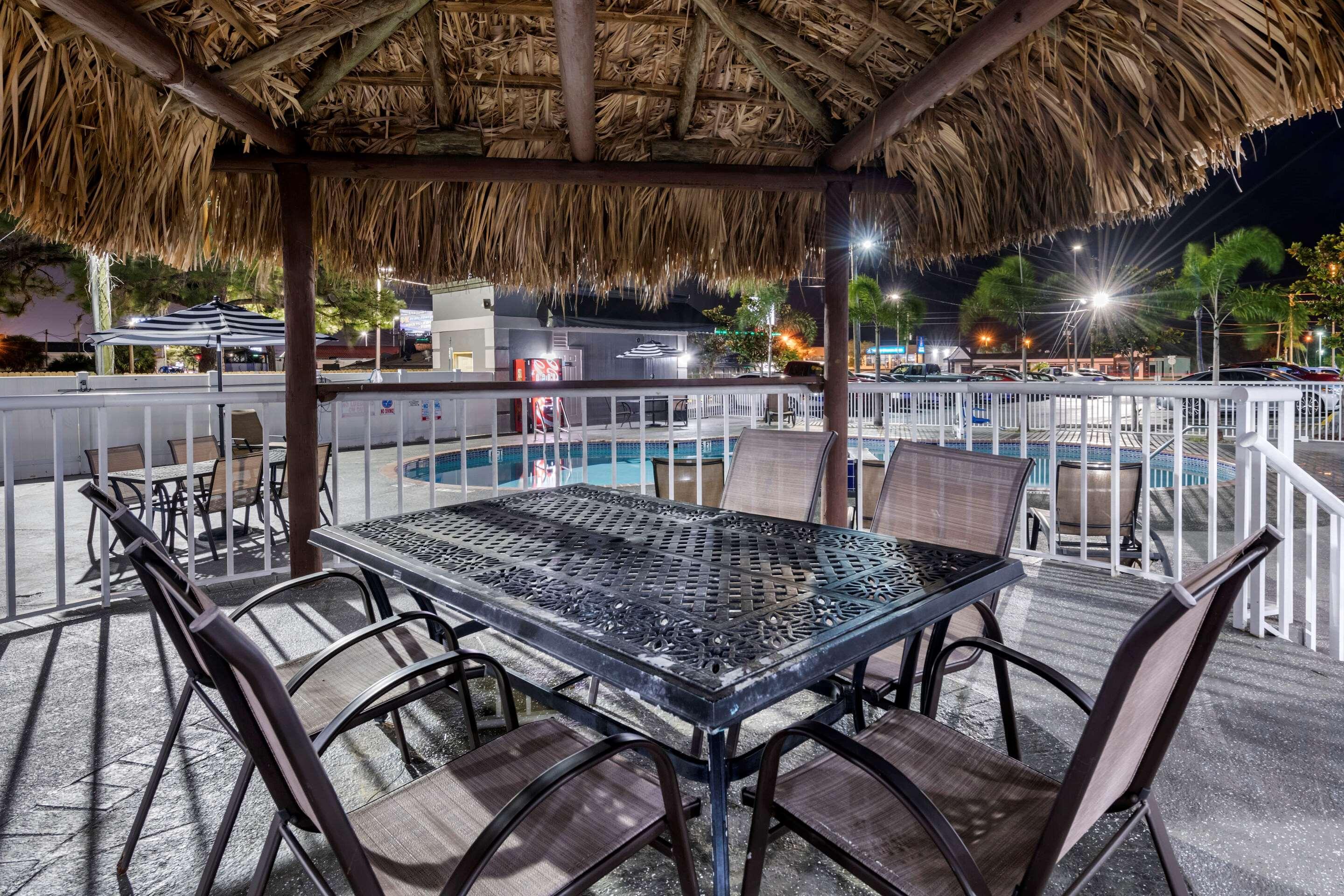 Rodeway Inn New Port Richey Esterno foto