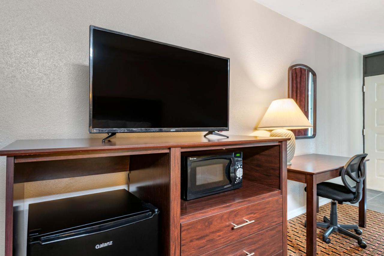 Rodeway Inn New Port Richey Esterno foto